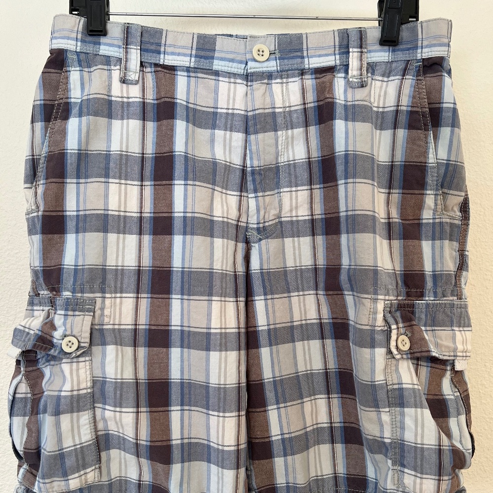 Men's Van Heusen Blue and Brown Plaid Shorts (32" waist).